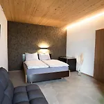 Otel Q Zimmern ob Rottweil