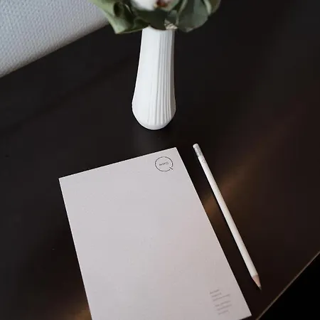 Q *